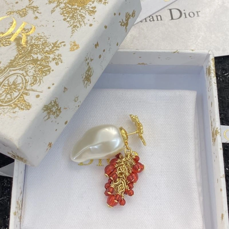 Versatile Christian Dior Earrings 234875