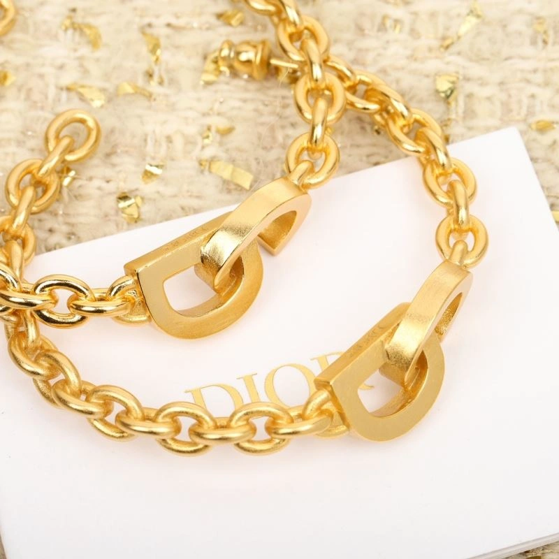 Christian Dior Earrings Fashionable 234583