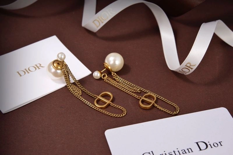 Bold Christian Dior Earrings 234588