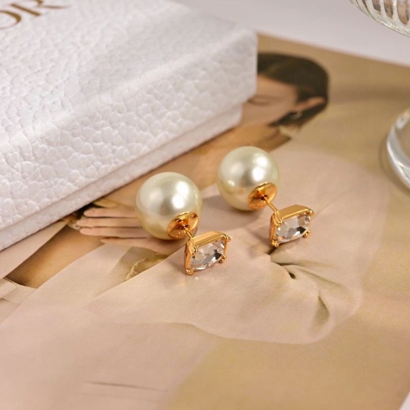 Compact Christian Dior Earrings 234567