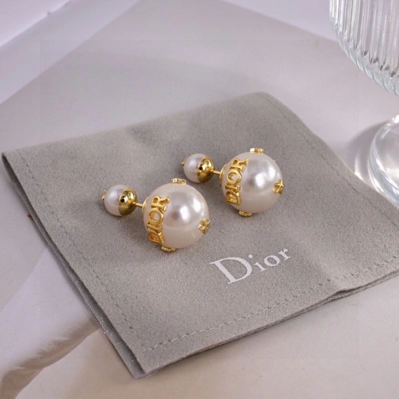 Soft Christian Dior Earrings 234601