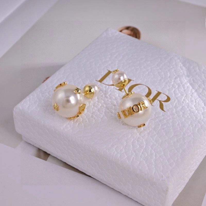 Soft Christian Dior Earrings 234601