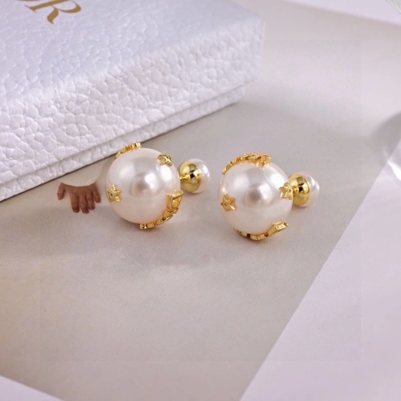 Soft Christian Dior Earrings 234601