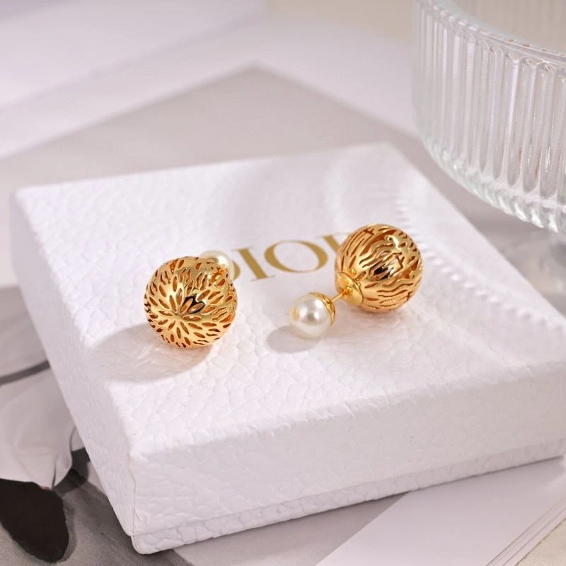 Breathable Christian Dior Earrings 234527