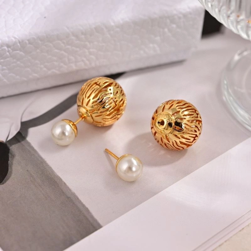 Breathable Christian Dior Earrings 234527