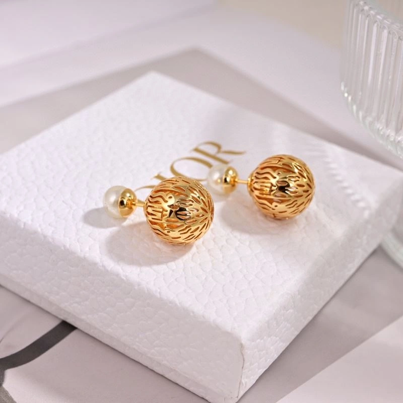 Breathable Christian Dior Earrings 234527