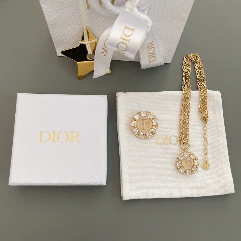 Christian Dior Earrings Youthful 234532