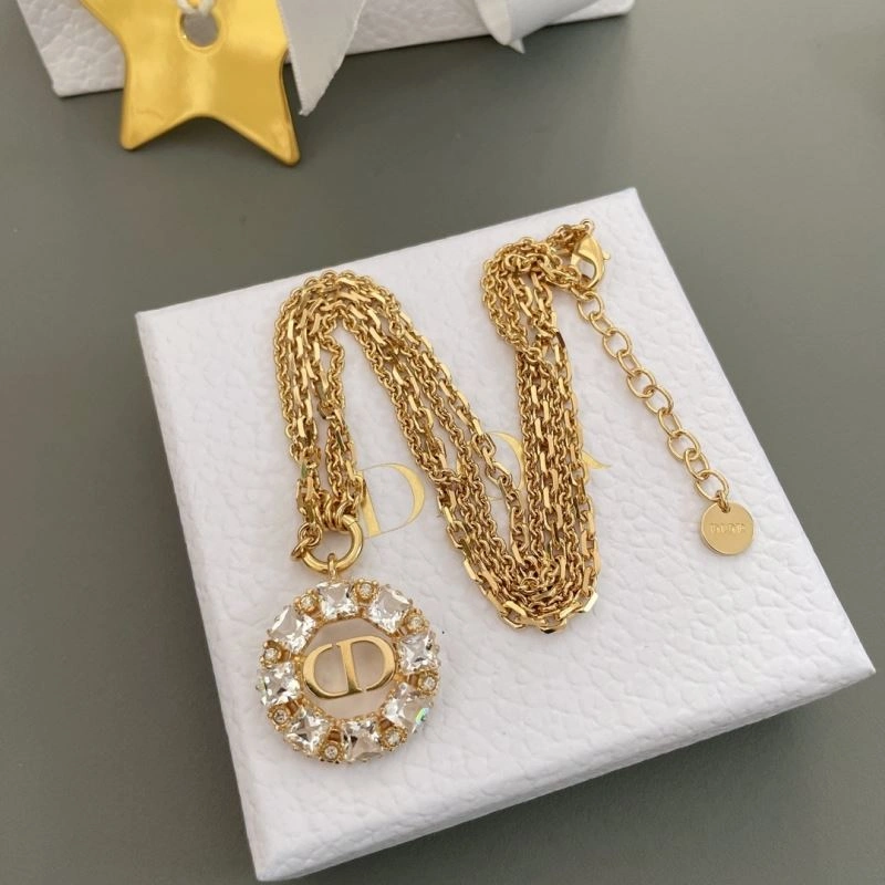 Christian Dior Earrings Youthful 234532