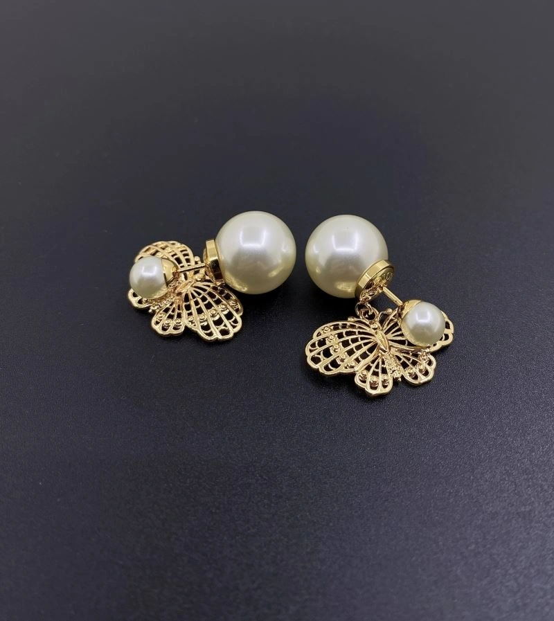 Comfortable Christian Dior Earrings 234513