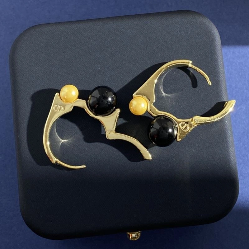 Christian Dior Earrings Comfortable 234559