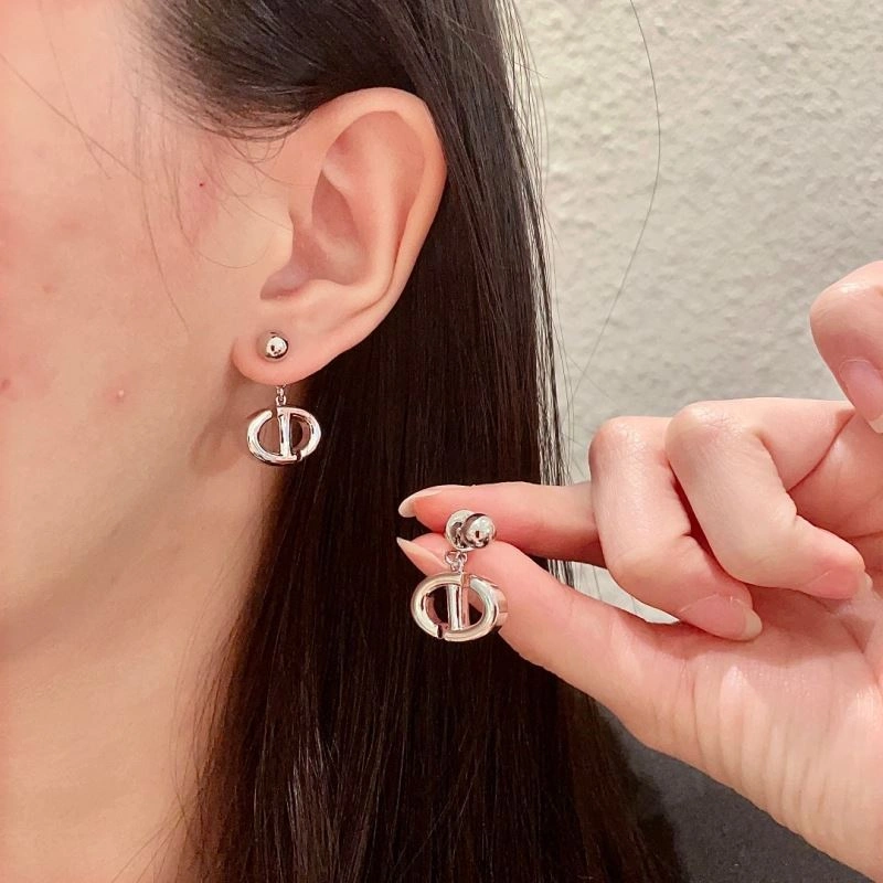 Vibrant Christian Dior Earrings 234502