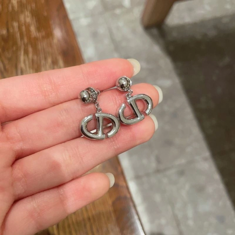 Vibrant Christian Dior Earrings 234502