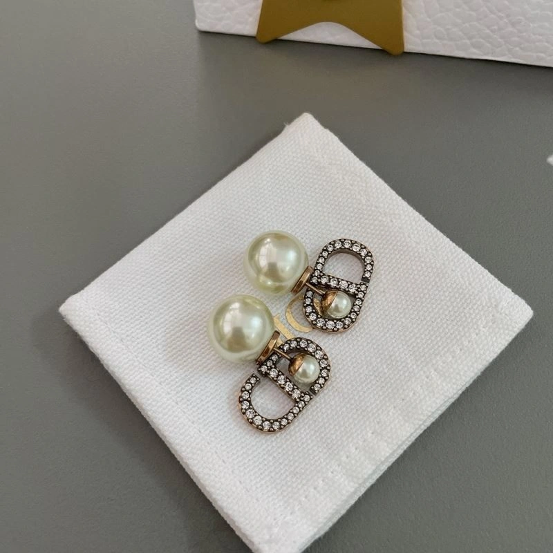 Fashionable Christian Dior Earrings 234464