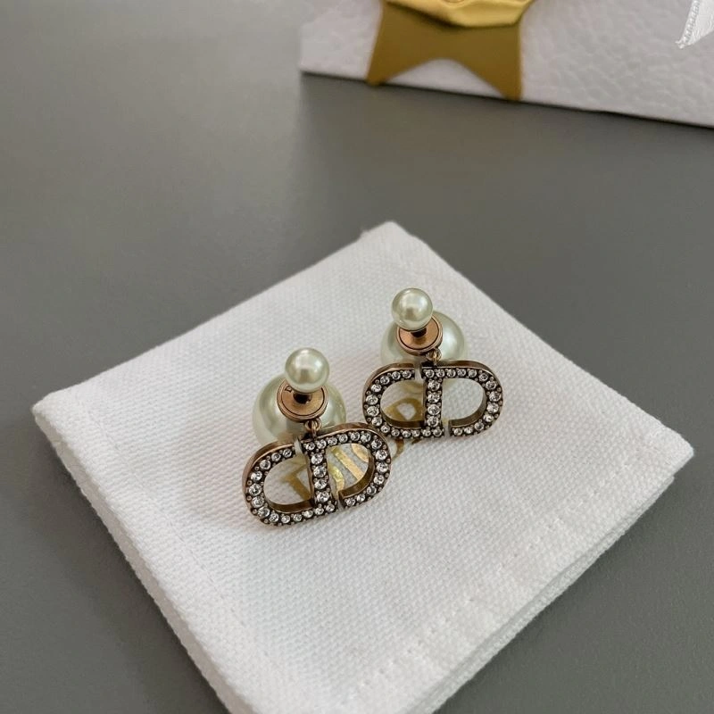 Fashionable Christian Dior Earrings 234464