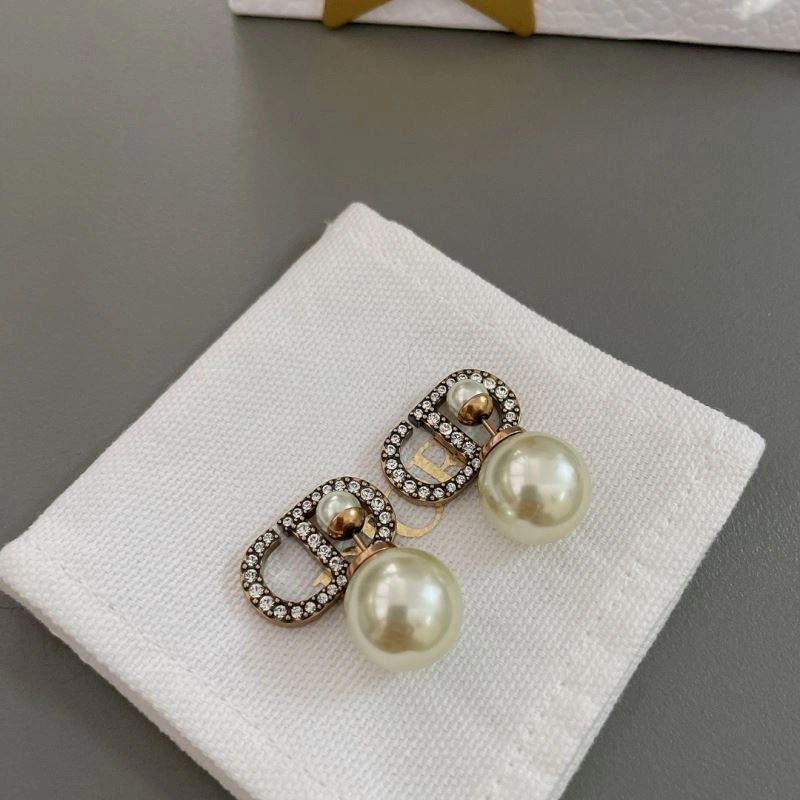 Fashionable Christian Dior Earrings 234464