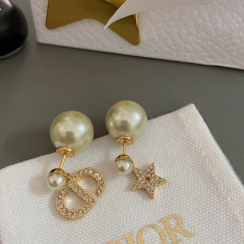 Chic Christian Dior Earrings 234457