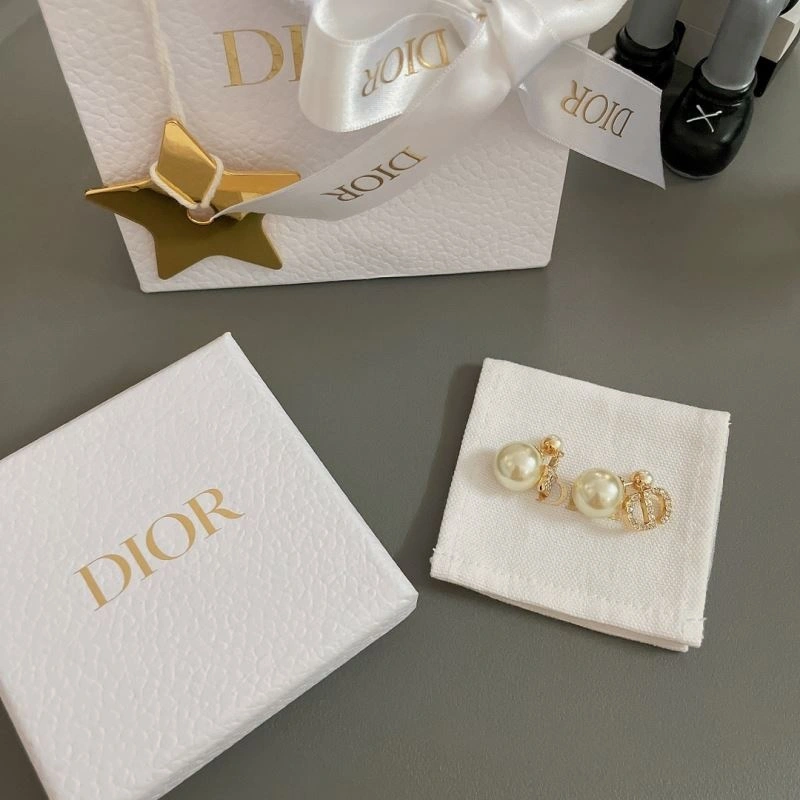 Chic Christian Dior Earrings 234457