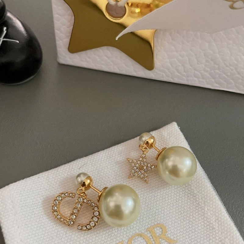 Chic Christian Dior Earrings 234457