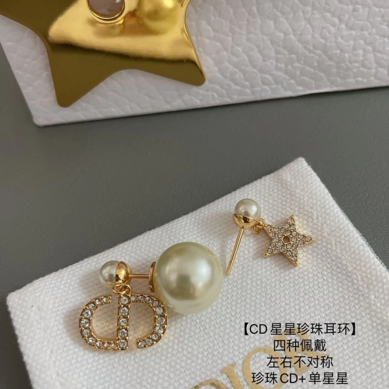 Chic Christian Dior Earrings 234457