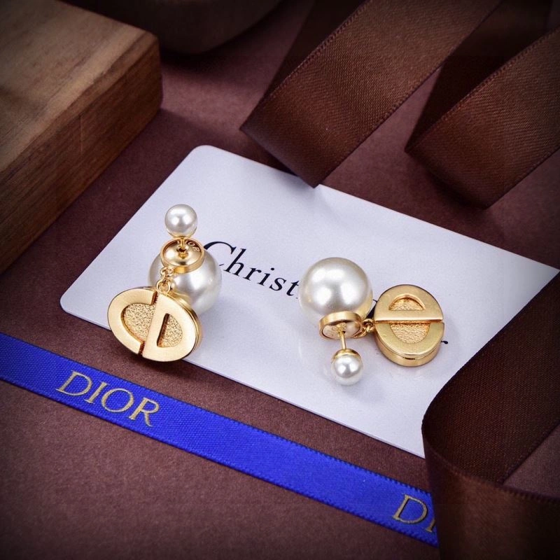 Christian Dior Earrings DailyWear 234450