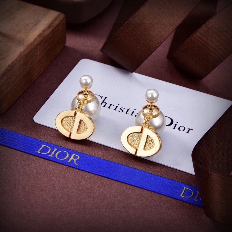 Christian Dior Earrings DailyWear 234450