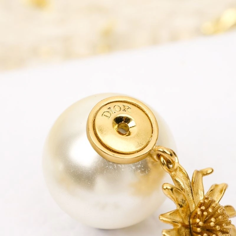 Contemporary Christian Dior Earrings 234435