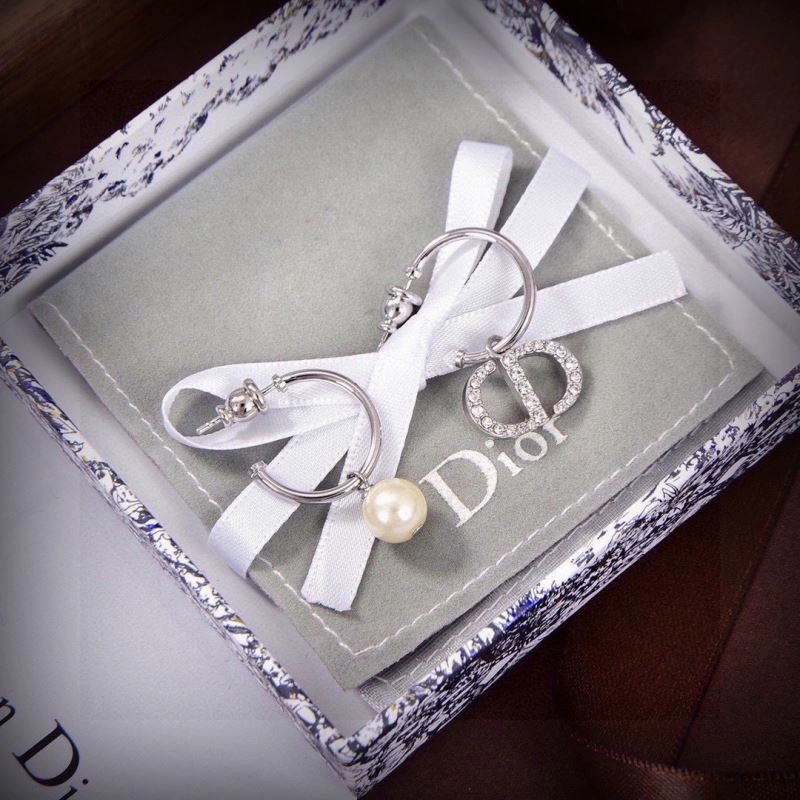 WrinkleFree Christian Dior Earrings 234436