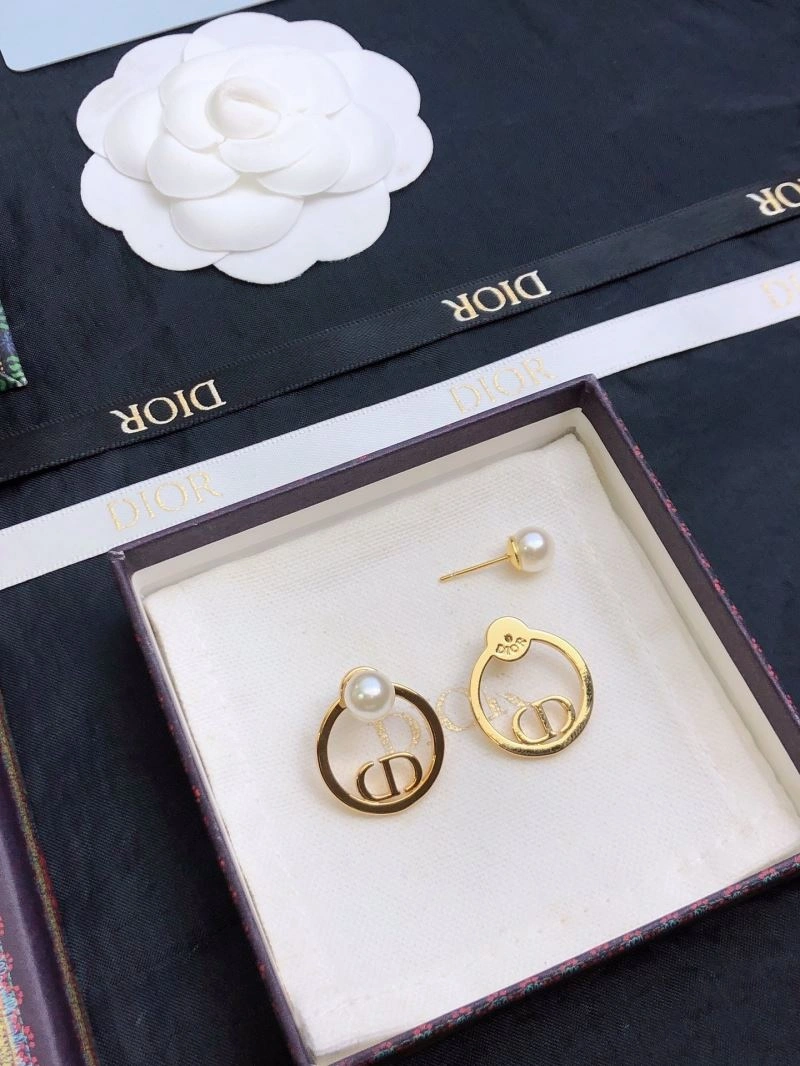 Comfortable Christian Dior Earrings 234423