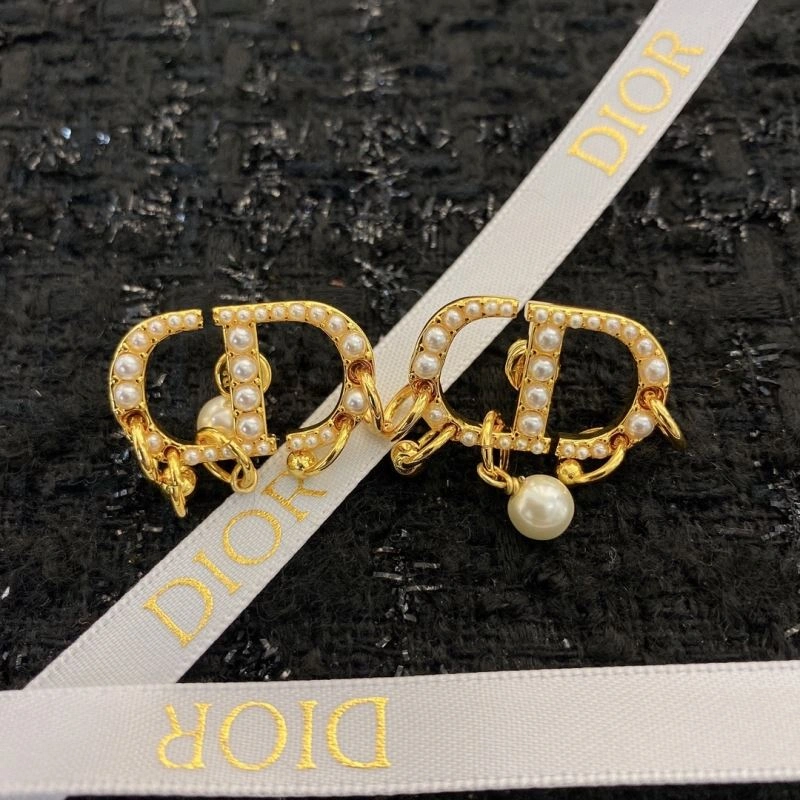 Soft Christian Dior Earrings 234421