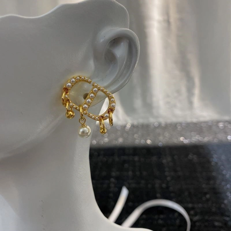 Christian Dior Earrings Versatile 234239