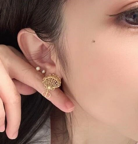 SmoothTexture Christian Dior Earrings 234279
