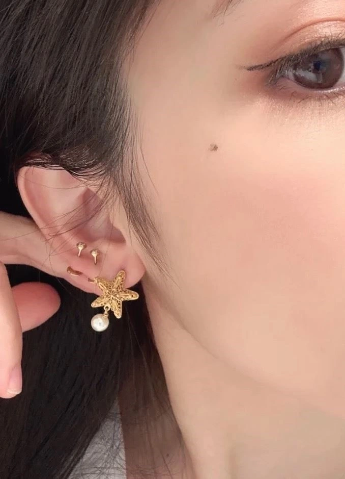 SmoothTexture Christian Dior Earrings 234279
