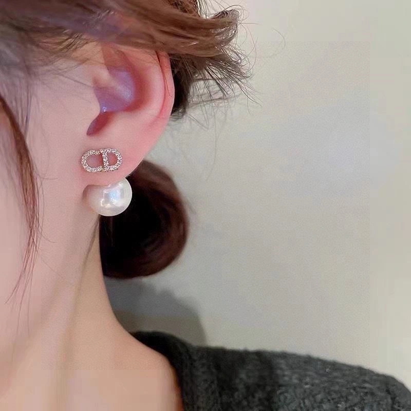Christian Dior Earrings Elegant 234225