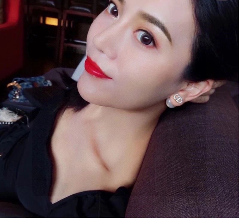Christian Dior Earrings Elegant 234225