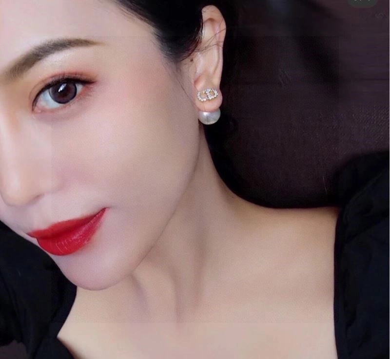 Christian Dior Earrings Elegant 234225
