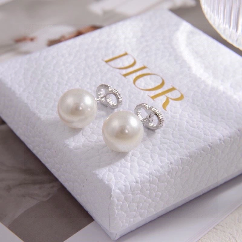 Christian Dior Earrings Elegant 234225