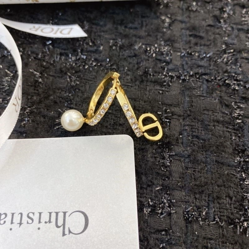 Christian Dior Earrings Breathable 234210