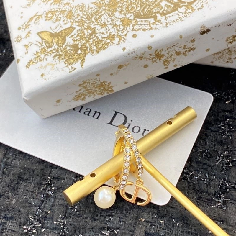 Christian Dior Earrings Breathable 234210