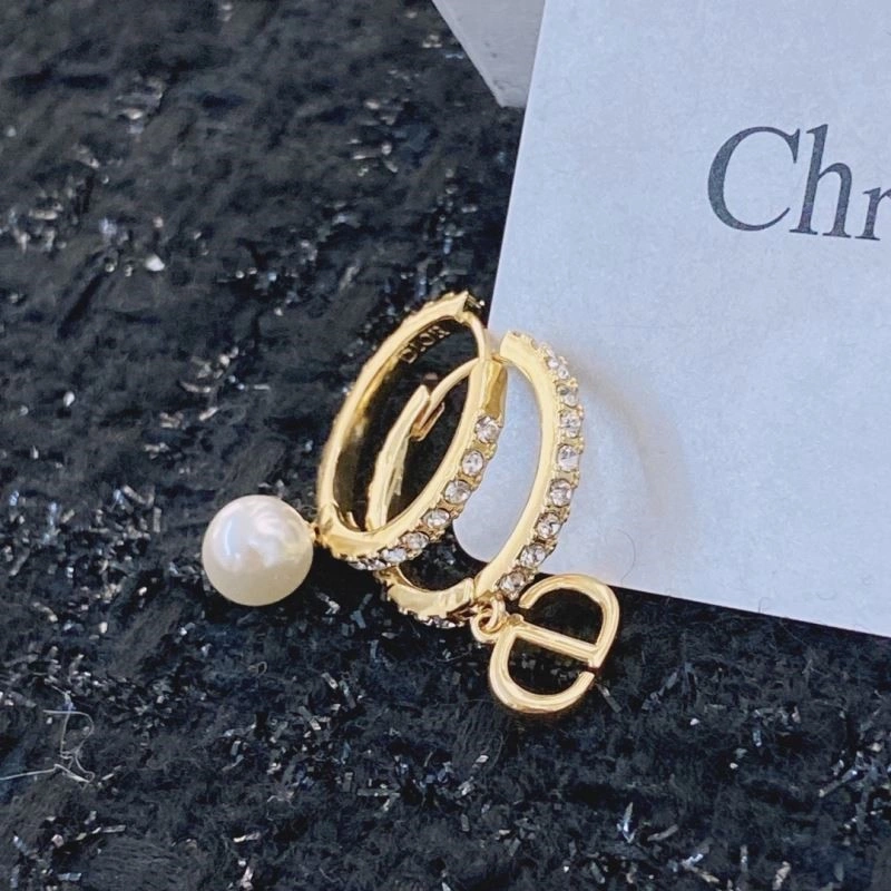 Christian Dior Earrings Breathable 234210