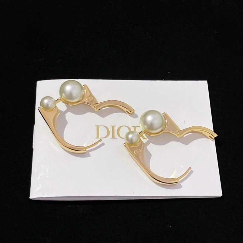 Cozy Christian Dior Earrings 234200