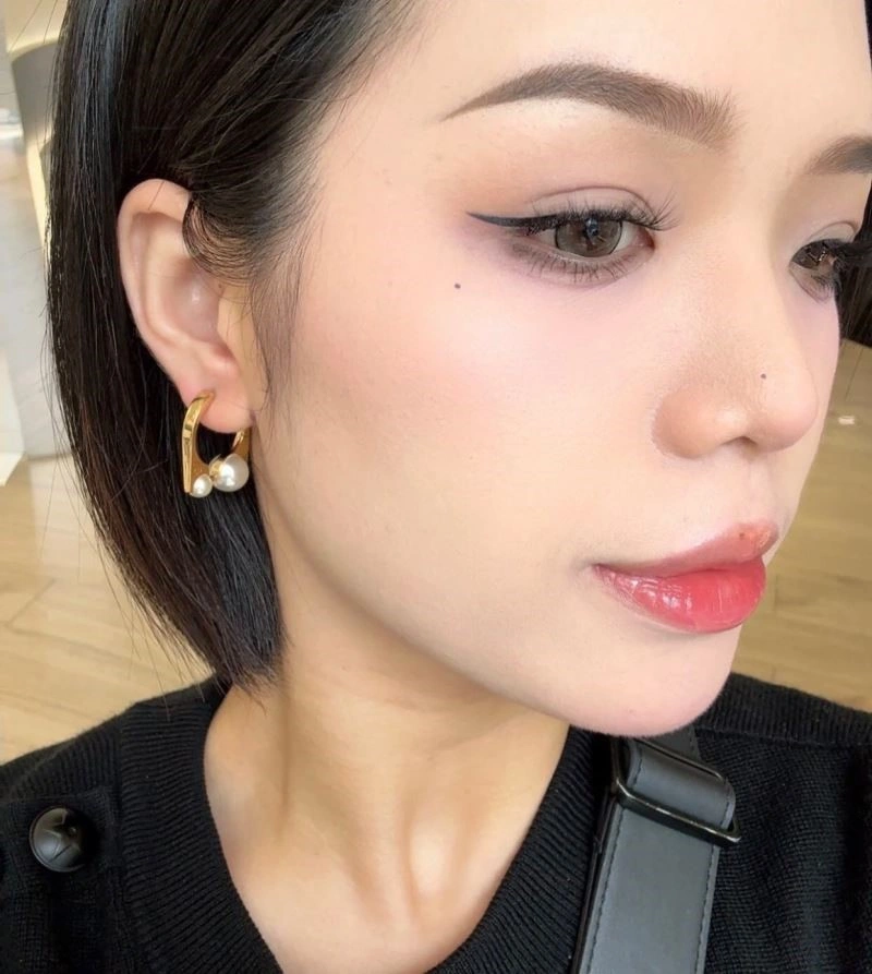Cozy Christian Dior Earrings 234200