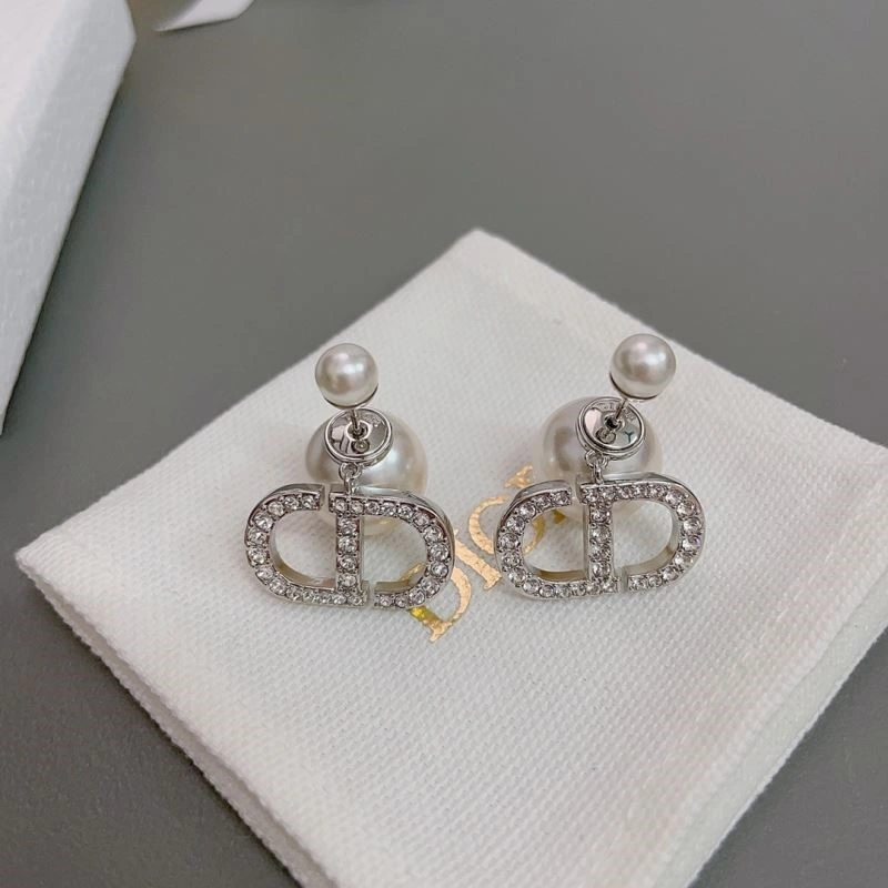 Compact Christian Dior Earrings 234193