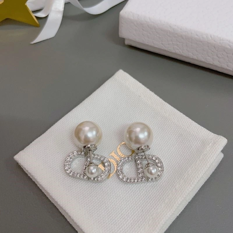 Compact Christian Dior Earrings 234193
