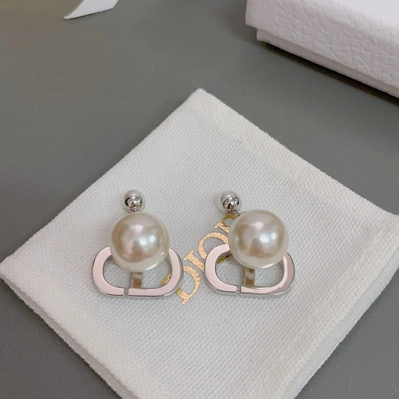 Compact Christian Dior Earrings 234193