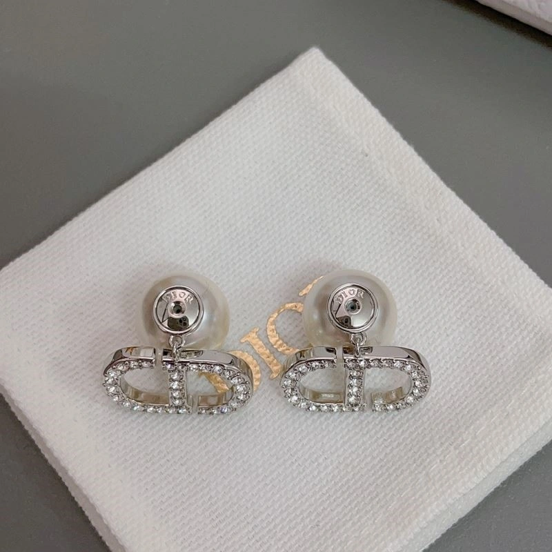 Compact Christian Dior Earrings 234193