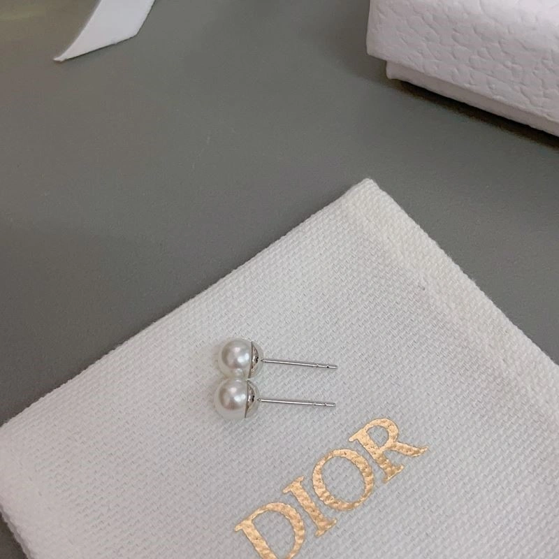 Compact Christian Dior Earrings 234193