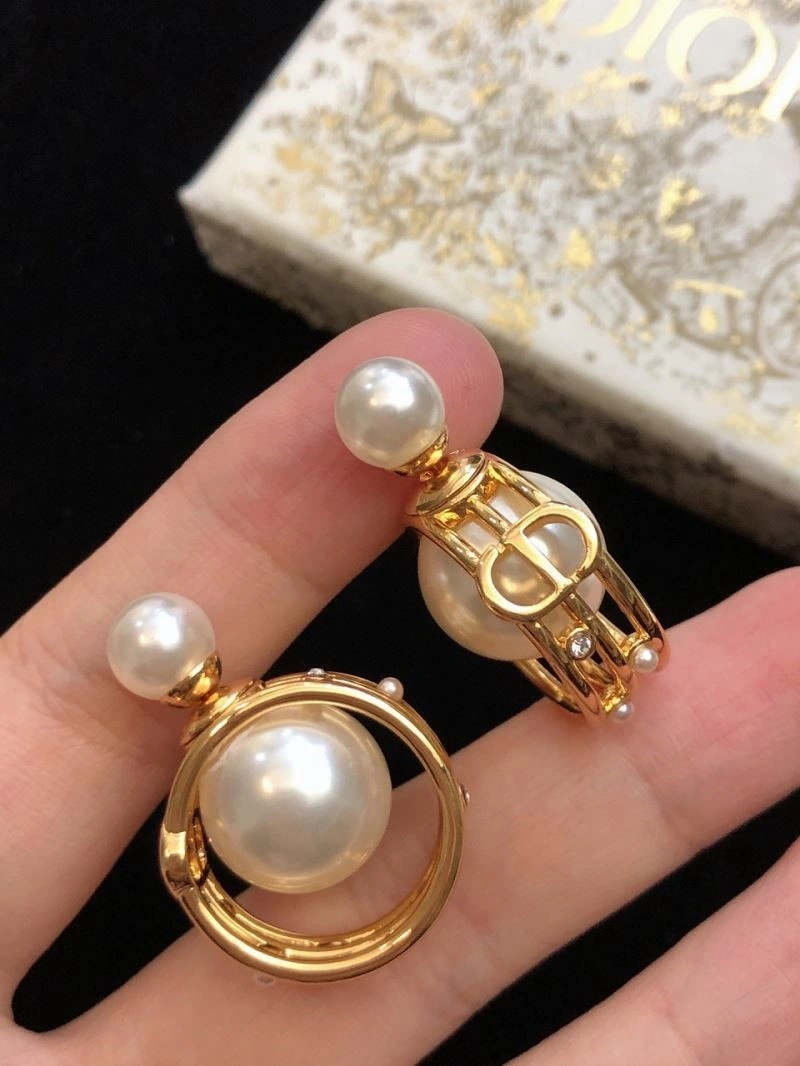 SmoothTexture Christian Dior Earrings 234186