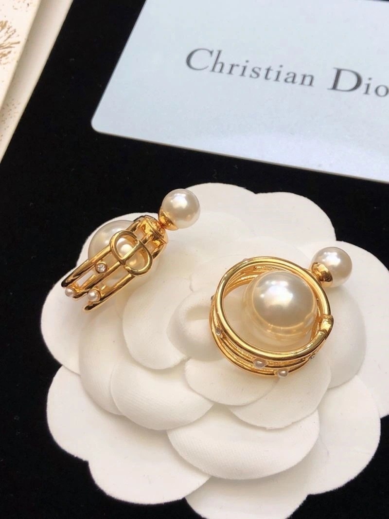 SmoothTexture Christian Dior Earrings 234186