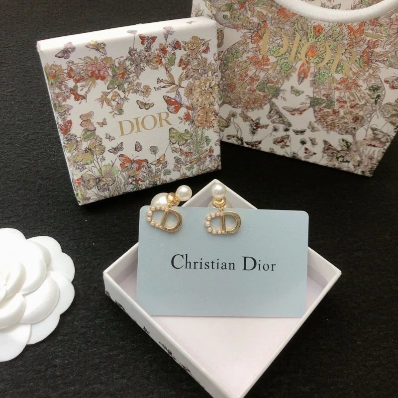 Practical Christian Dior Earrings 234188