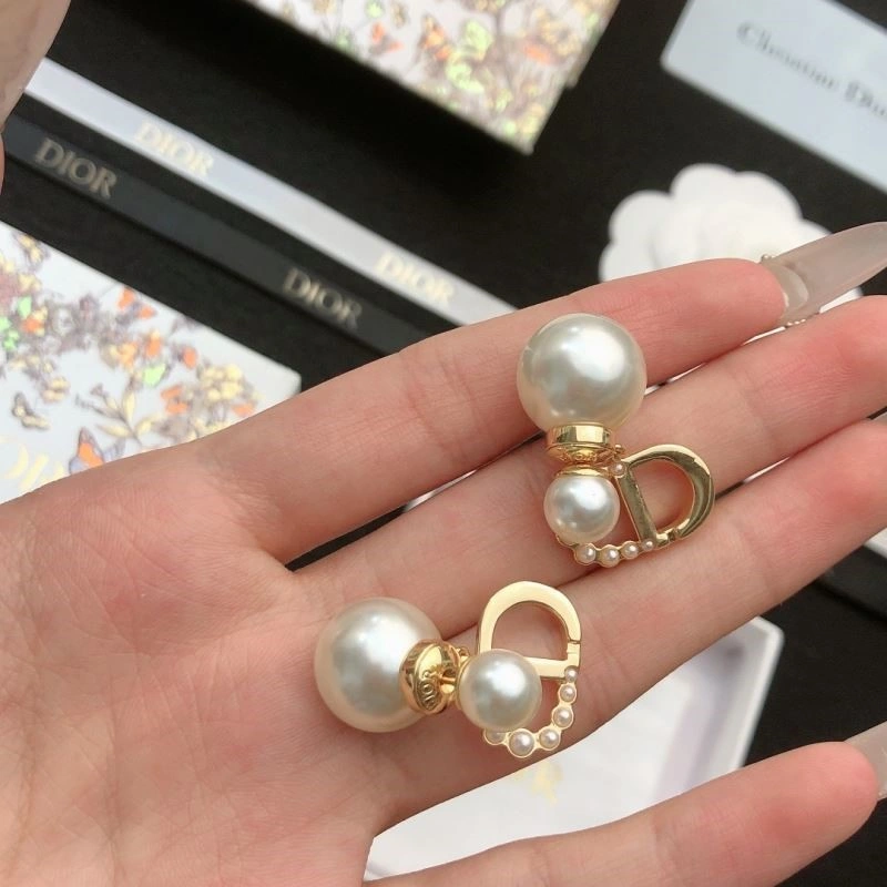 Practical Christian Dior Earrings 234188